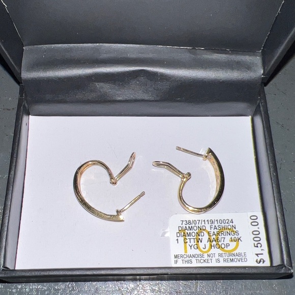 R.H Macy&Co fine jewelry diamond earrings - Picture 12 of 15